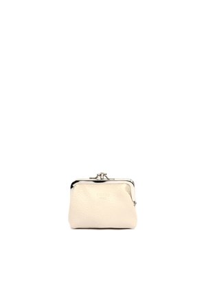 Petit porte-monnaie en cuir crème avec un fermoir métallique argenté, centré sur fond blanc.