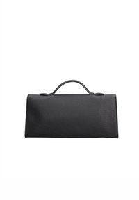 Sac à main en cuir noir avec une finition texturée, forme rectangulaire slim, poignée courte et design minimaliste. Pas de matériel ou d'accents visibles.