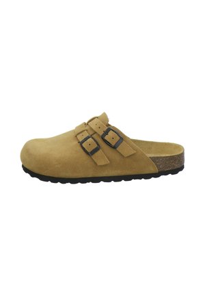 Gelber Wildleder-Clog mit zwei verstellbaren schwarzen Schnallen und einem Kork-Fußbett auf einer schwarzen Gummisohle, Seitenansicht.