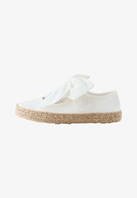 Selected, white broderie