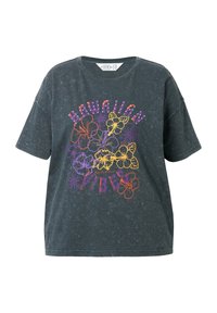 Czarny, oversize bawełniany t-shirt z okrągłym dekoltem. Posiada kolorową, kwiecistą grafikę z napisem "Hawaiian Vibes" w odcieniach purpury i pomarańczu.