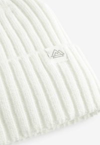 Next REGULAR FIT - Bonnet - white
