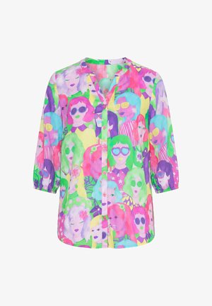 Blusa con botones y mangas hasta el codo con rostros abstractos coloridos usando gafas de sol en tonos rosa, verde, amarillo, púrpura y azul.
