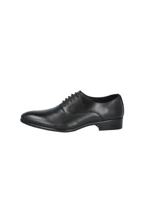 Zapato de vestir de cuero negro para hombre con cordones, punta puntiaguda y tacón bajo, mostrado de lado sobre fondo blanco.
