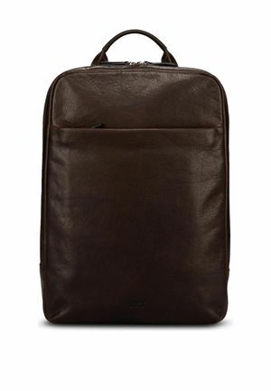 Dunkelbrauner Leder-Rucksack mit oberem Griff, vorderer Reißverschlusstasche und glatter, strukturierter Oberfläche, von vorne gezeigt.
