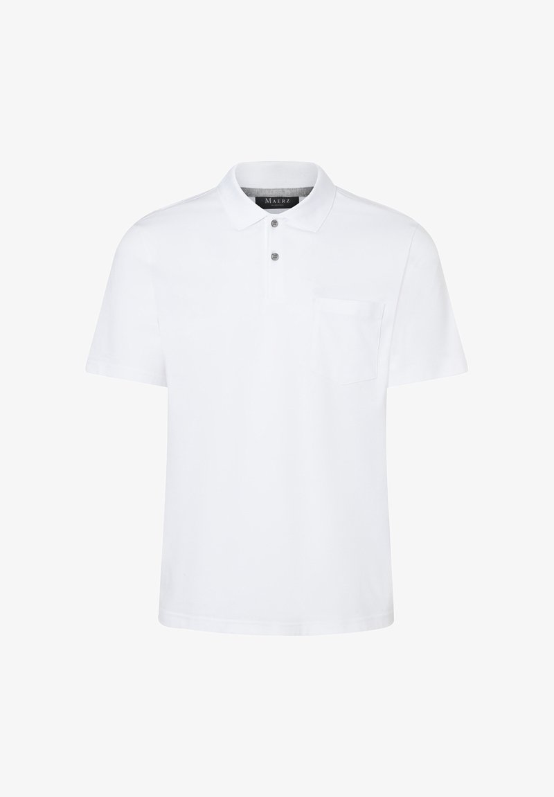 Weißes kurzärmeliges Poloshirt mit Kragen, zwei Knöpfen und einer Brusttasche, dargestellt auf rein weißem Hintergrund.