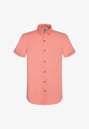 Korte mouwen, button-up shirt in lichtroze met een gestructureerde stof, met een klassieke kraag en bruine knopen aan de voorkant.