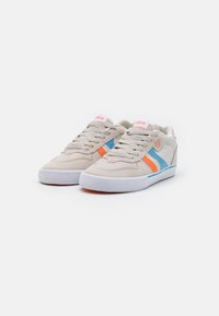 Globe ENCORE 2 - Trainers - cloud/blue/orange