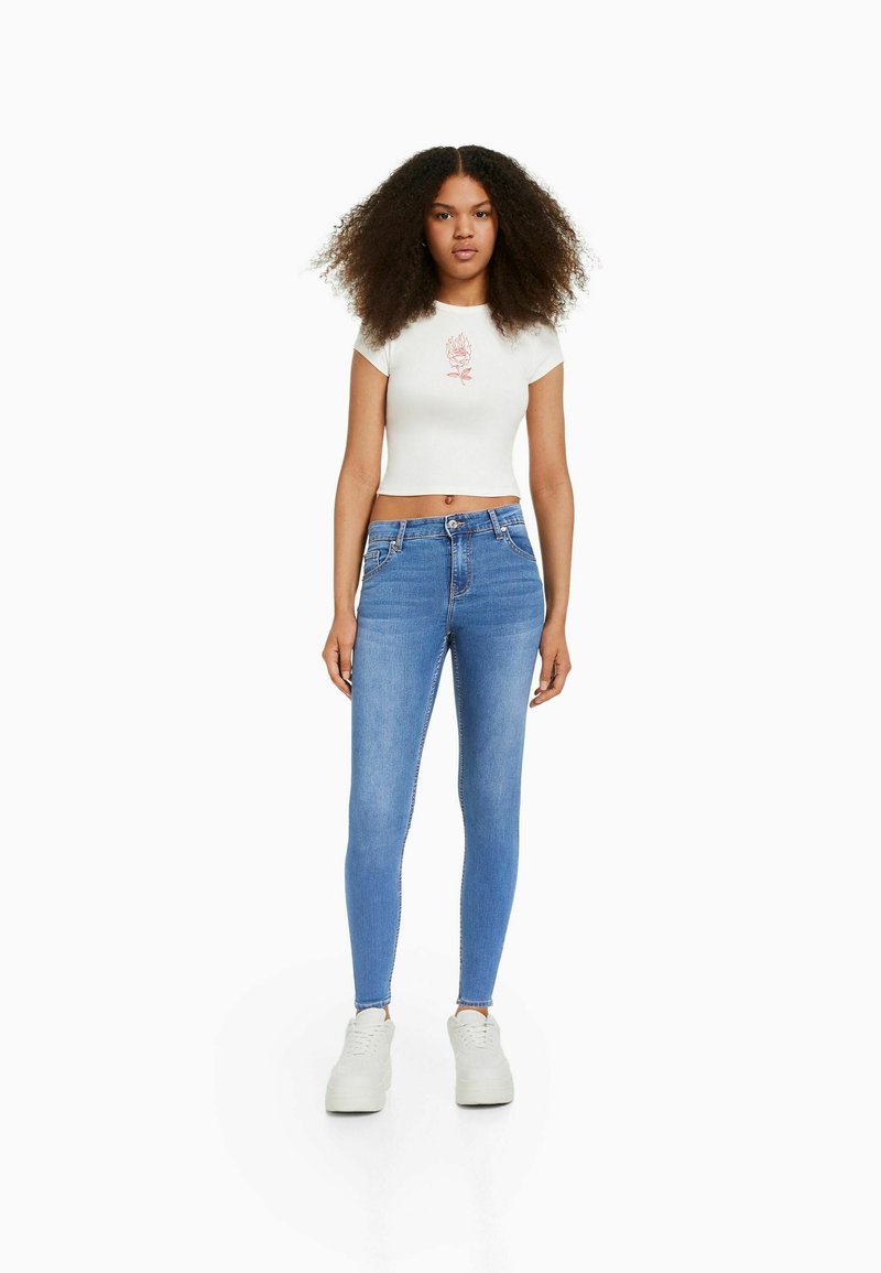 Bershka Jeans Skinny Fit lichtblauw denim Bershka Jeans Skinny Fit lichtblauw denim
