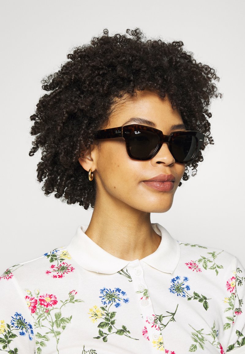 Ray Ban State Street : les lunettes de soleil tendance - Marie Claire