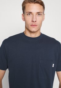 Marc O'Polo DENIM T-shirt básica - stormy ship