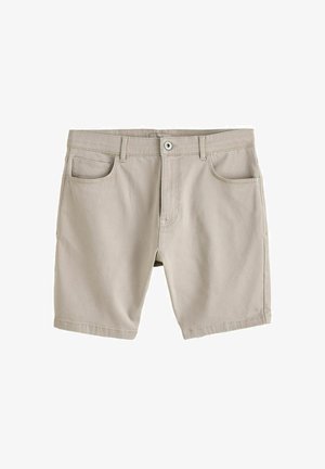 Bézs színű pamut rövidnadrág elöl gombbal, cipzárral, övbújtatókkal és öt zsebbel, fehér háttér előtt bemutatva.