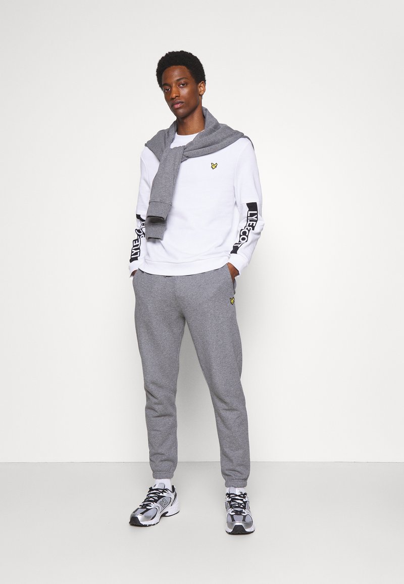 Herren Trainingsanzüge | Lyle & Scott SPANT Jogginghose mid grey marl/grau-meliert - DN08840 Herren Trainingsanzüge | Lyle & Scott SPANT Jogginghose mid grey marl/grau-meliert - DN08840