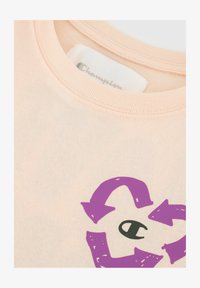 Seleccionado, apricot