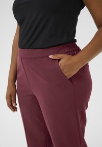 Kaffe Curve SAKIRA CROPPED - Kalhoty - windsor wine