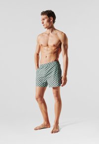 KARL LAGERFELD KARL LAGERFELD SWIMWEAR BOTTOM MONOGRAM SHORT SWIM SHORTS - Badehose Pants - monogram grey mist