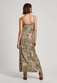 Pepe Jeans PETALY - Maksi suknelė - leaf green