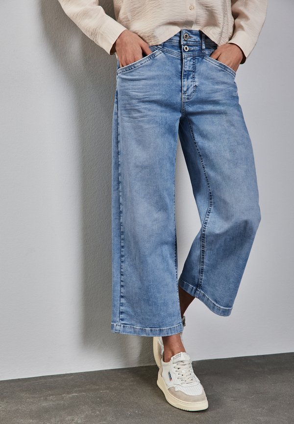 WIDE LEG - Flared Jeans - blau