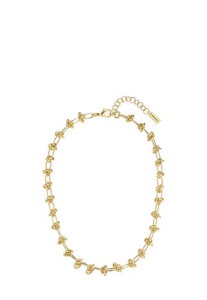 Collier en chaîne dorée avec des motifs de nœuds entrelacés, doté d'un fermoir à homard et d'une chaîne ajustable pour personnaliser la longueur.