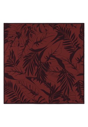 Tessuto quadrato di colore rosso scuro con motivi di foglie tropicali nere distribuiti uniformemente sulla superficie.