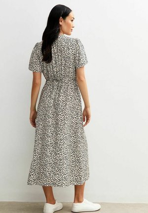 FLUTTER SLEEVE - Jurk - off white