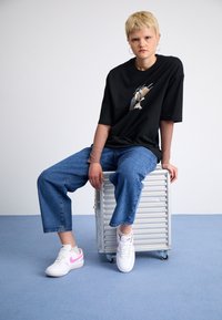 Nike Sportswear GAMMA FORCE  - Sneakers basse - white/playful pink/platinum violet/pink foam/smokey mauve