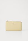RE-LOCK HOLDER ZIP - Wallet - parsnip