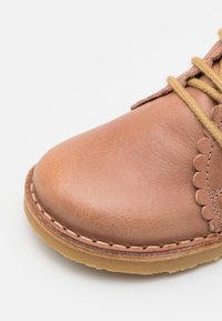 Petit Nord Copenhagen SCALLOP UNISEX - Dětské boty - old