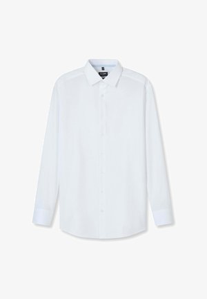 Weißes langärmliges Hemd mit Knopfleiste und spitzem Kragen, flach liegend und vollständig zugeknöpft vor weißem Hintergrund.