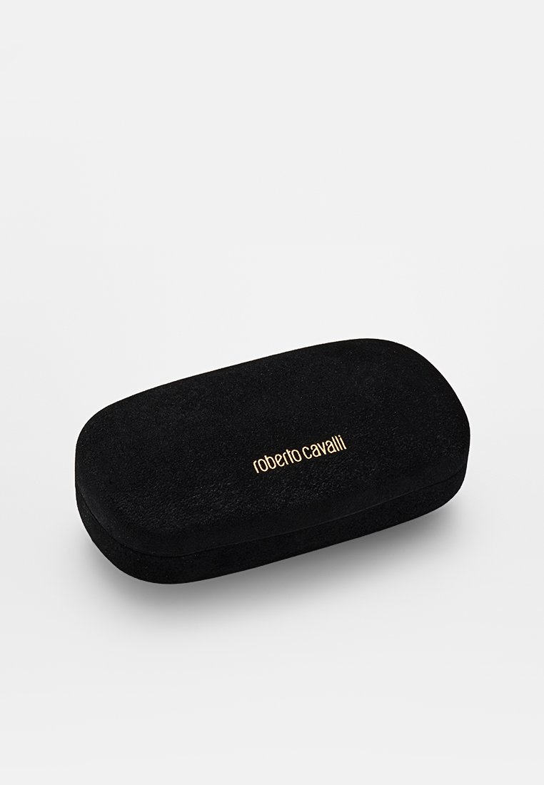 Czarny welwetowy etui na okulary o zaokrąglonym prostokątnym kształcie. Z przodu znajduje się złote logo "roberto cavalli". Gładka tekstura.