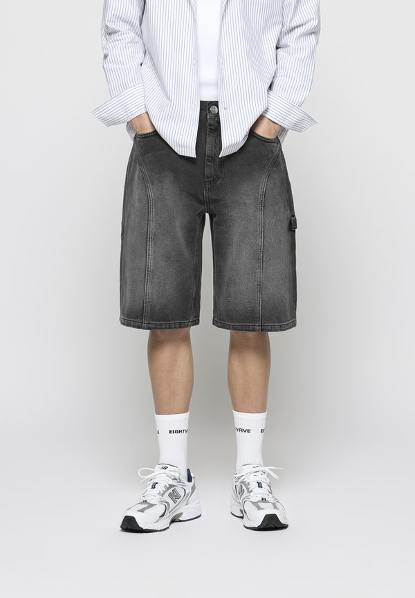 DIVIDING SEAMS BAGGY UNISEX - Denim shorts