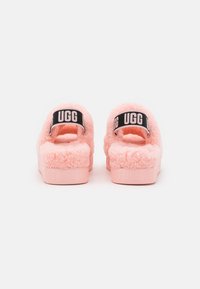 UGG Sandály na platformě - pink