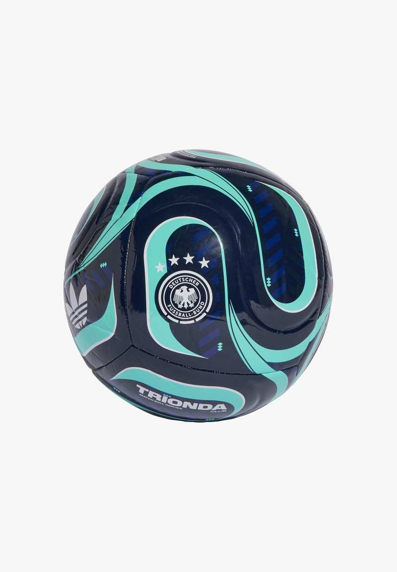 Dunkelblauer Adidas-Fußball mit türkisen Wirbeln, Deutscher Fußball-Bund-Logo mit vier Sternen und dem Text "Trionda Club".