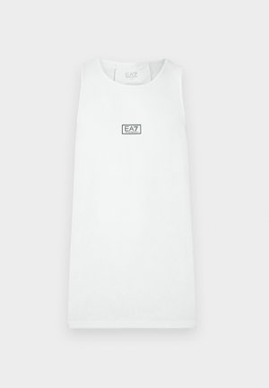Biele atletické tielko bez rukávov s okrúhlym výstrihom, v strede na hrudi logo EA7 Emporio Armani na jednoliatom pozadí.