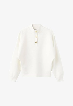 Suéter blanco recortado con cuello alto, tres botones dorados en la parte frontal y textura acanalada. Mangas largas de ajuste holgado.