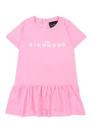Robe pour tout-petit à manches courtes rose avec ourlet à volants et « John Richmond » imprimé en blanc sur la poitrine, équipée de boutons-pression au dos du col.