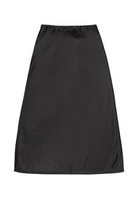 Falda negra, de longitud a la rodilla, hecha de una tela suave con una cinturilla elástica y sin patrones ni acentos visibles, presentada plana.