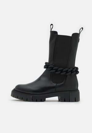 BY GUIDO MARIA KRETSCHMER - Botas con plataforma - black