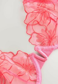 Kaarituelliset rintaliivit - pink