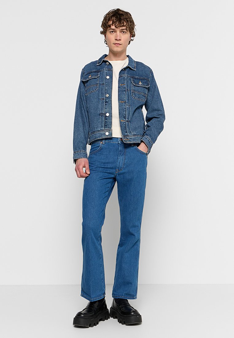 SLIM FIT