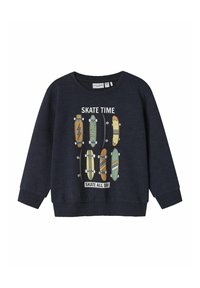 Marinblå sweatshirt i mjukt tyg med ett grafik av sex skateboarder och texten "SKATE TIME" samt "SKATE ALL DAY" nedanför.