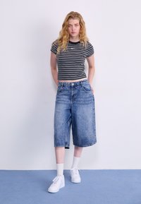 Thumbnail Image 4