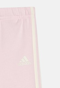 adidas Performance SET - Pantalones - ivory/clear pink