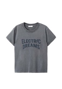 T-shirt en coton gris à manches courtes avec le texte "ELECTRIC DREAMS" imprimé en bleu foncé sur la poitrine. Design classique à col rond.