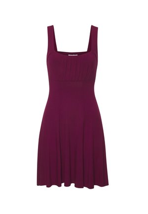 Ärmelloses, knielanges Kleid in Dunkellila mit quadratischem Ausschnitt und plissierten Details am Oberteil und Rock.