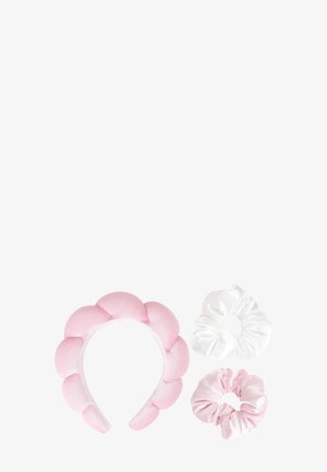 Brushworks HEAD IN THE CLOUDS SET - Hair Set