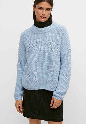 comma casual identity Sweter