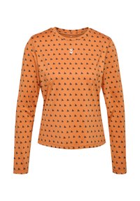 Oranje shirt met lange mouwen en zwarte patroonaccenten, met een ronde hals en een klein wit logo op de borst. Zachte, lichte stof.