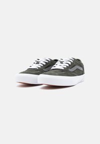 Vans ROWLEY CLASSIC UNISEX - Αθλητικά παπούτσια - grape leaf