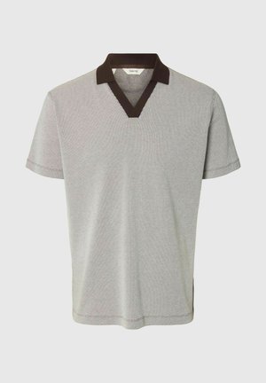 Kurzärmeliges graues Poloshirt mit strukturiertem Muster und kontrastierendem dunklem Kragen sowie V-Ausschnitt, abgebildet auf schlichtem Hintergrund.